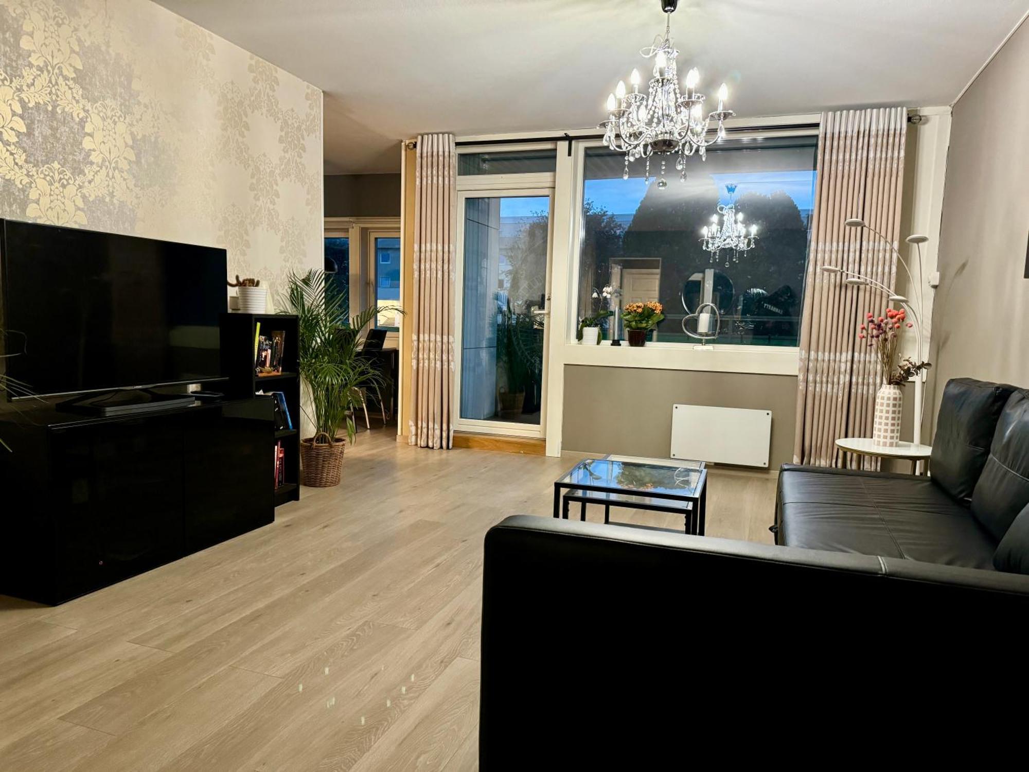 Apartment Modern 90 Sqm Free Parking *